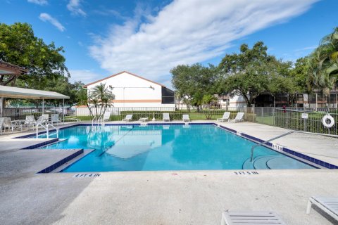 Touwnhouse à vendre à Davie, Floride: 3 chambres, 123.37 m2 № 2431422 - photo 29