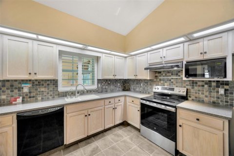 Villa ou maison à vendre à Zephyrhills, Floride: 2 chambres, 131.92 m2 № 2092051 - photo 7