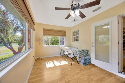 Villa ou maison à vendre à Zephyrhills, Floride: 2 chambres, 131.92 m2 № 2092051 - photo 15