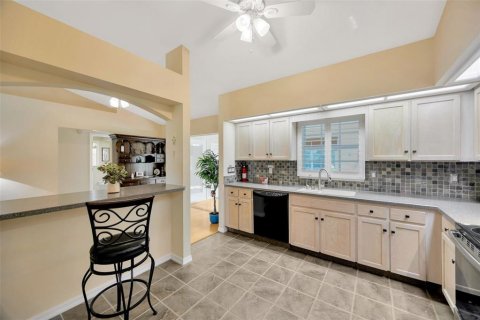 Villa ou maison à vendre à Zephyrhills, Floride: 2 chambres, 131.92 m2 № 2092051 - photo 8