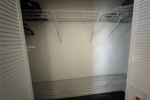 Снять в аренду виллу или дом в Майами, Флорида № 1949682 - фото 10