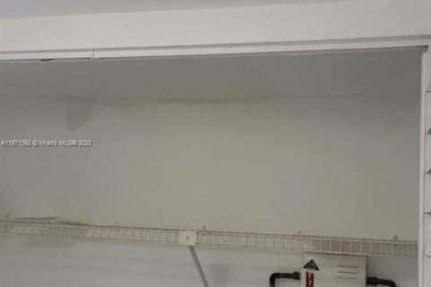 Copropriété à louer à Doral, Floride: 1 chambre, 75.25 m2 № 1921136 - photo 7