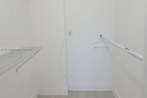 Copropriété à louer à Doral, Floride: 1 chambre, 75.25 m2 № 1921136 - photo 5