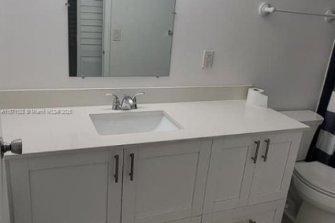 Copropriété à louer à Doral, Floride: 1 chambre, 75.25 m2 № 1921136 - photo 6