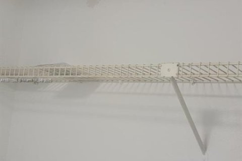 Copropriété à louer à Doral, Floride: 1 chambre, 75.25 m2 № 1921136 - photo 9