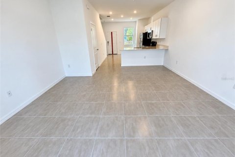 Touwnhouse à louer à Kissimmee, Floride: 2 chambres, 110.27 m2 № 2429324 - photo 2