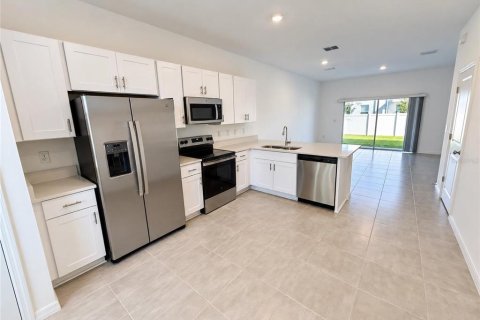 Touwnhouse à louer à Kissimmee, Floride: 2 chambres, 110.27 m2 № 2429324 - photo 3