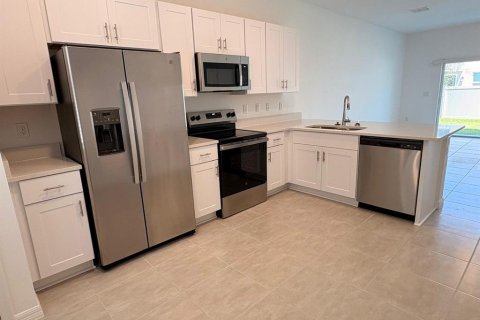 Touwnhouse à louer à Kissimmee, Floride: 2 chambres, 110.27 m2 № 2429324 - photo 4