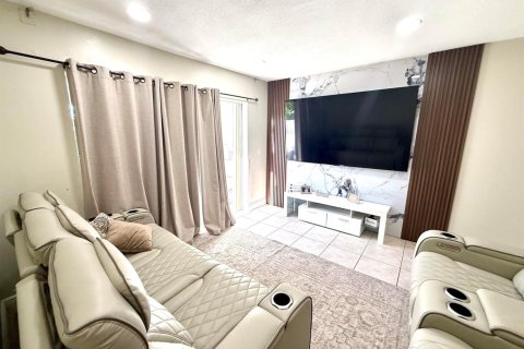 Condo in Deerfield Beach, Florida, 2 bedrooms  № 2245005 - photo 4