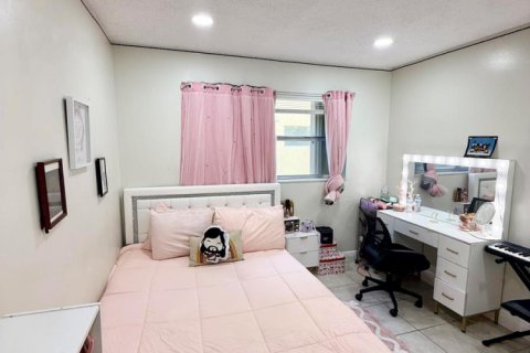 Condo in Deerfield Beach, Florida, 2 bedrooms  № 2245005 - photo 22