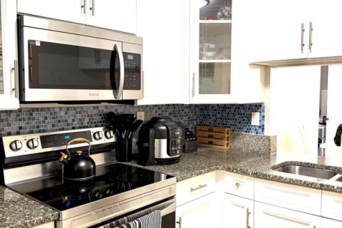 Condo in Deerfield Beach, Florida, 2 bedrooms  № 2245005 - photo 23