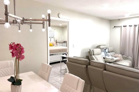 Condo in Deerfield Beach, Florida, 2 bedrooms  № 2245005 - photo 15