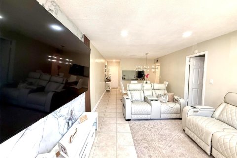Condo in Deerfield Beach, Florida, 2 bedrooms  № 2245005 - photo 8