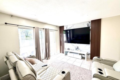 Condo in Deerfield Beach, Florida, 2 bedrooms  № 2245005 - photo 7