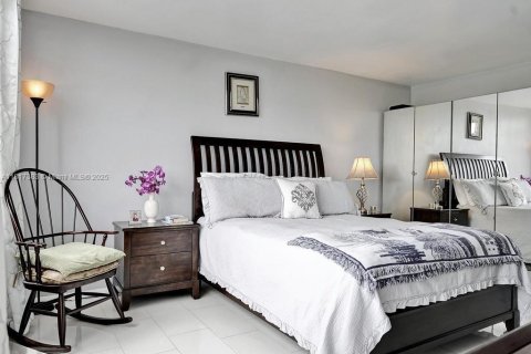 Copropriété à vendre à Miami, Floride: 2 chambres, 96.25 m2 № 1942920 - photo 12