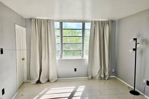 Copropriété à vendre à Miami, Floride: 2 chambres, 96.25 m2 № 1942920 - photo 4