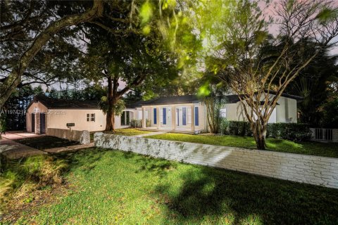 House in Miami Shores, Florida 3 bedrooms, 186.18 sq.m. № 2040440 - photo 5