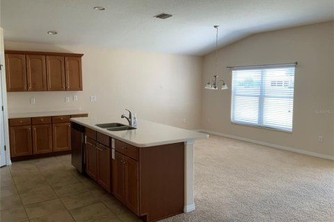 House in Leesburg, Florida 3 bedrooms, 158.77 sq.m. № 2110669 - photo 4
