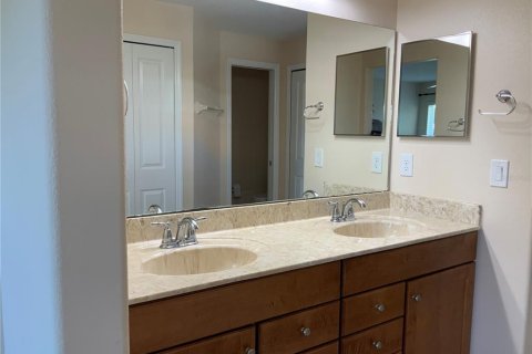 House in Leesburg, Florida 3 bedrooms, 158.77 sq.m. № 2110669 - photo 13