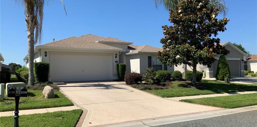 House in Leesburg, Florida 3 bedrooms, 158.77 sq.m. № 2110669