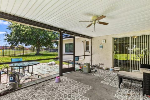 Villa ou maison à vendre à Poinciana, Floride: 3 chambres, 155.98 m2 № 2157255 - photo 29