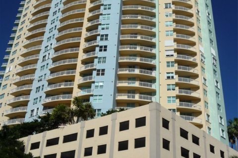 Condominio en venta en Miami, Florida, 1 dormitorio, 78.97 m2 № 1850412 - foto 1