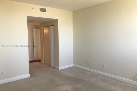Condominio en venta en Miami, Florida, 1 dormitorio, 78.97 m2 № 1850412 - foto 8
