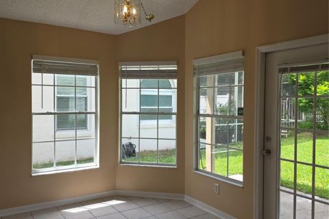 House in Orlando, Florida 4 bedrooms, 188.03 sq.m. № 2351637 - photo 12