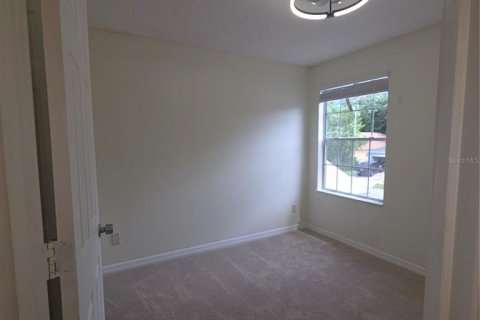 House in Orlando, Florida 4 bedrooms, 188.03 sq.m. № 2351637 - photo 24