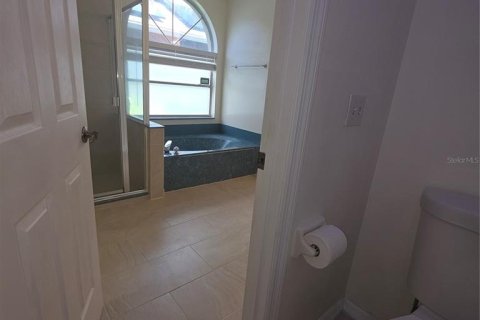 House in Orlando, Florida 4 bedrooms, 188.03 sq.m. № 2351637 - photo 15