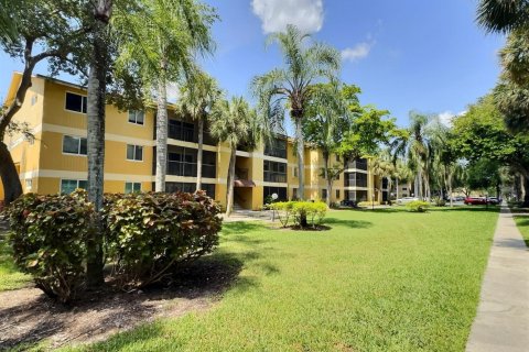 Copropriété à vendre à Oakland Park, Floride: 2 chambres, 107.77 m2 № 2083577 - photo 26