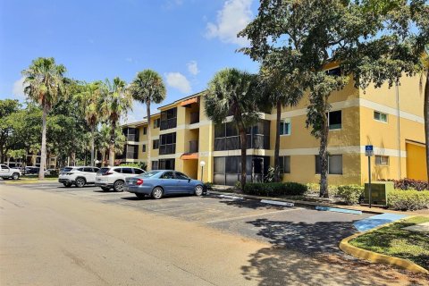 Copropriété à vendre à Oakland Park, Floride: 2 chambres, 107.77 m2 № 2083577 - photo 25