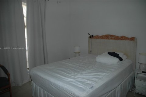 House in Coral Springs, Florida 3 bedrooms, 160.91 sq.m. № 1878955 - photo 24