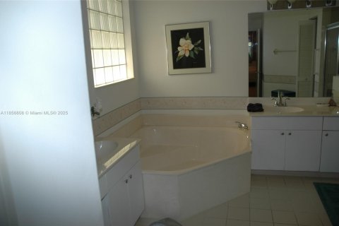 House in Coral Springs, Florida 3 bedrooms, 160.91 sq.m. № 1878955 - photo 20