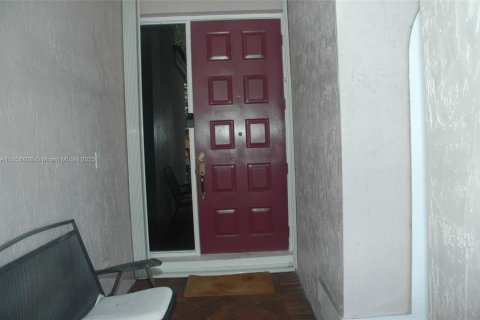 House in Coral Springs, Florida 3 bedrooms, 160.91 sq.m. № 1878955 - photo 4