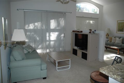 House in Coral Springs, Florida 3 bedrooms, 160.91 sq.m. № 1878955 - photo 15