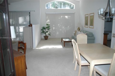 House in Coral Springs, Florida 3 bedrooms, 160.91 sq.m. № 1878955 - photo 12