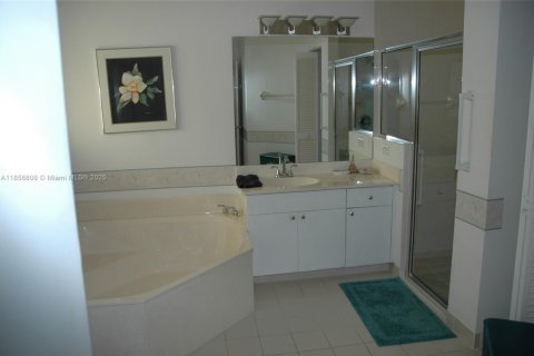 House in Coral Springs, Florida 3 bedrooms, 160.91 sq.m. № 1878955 - photo 21