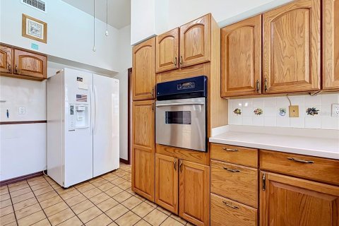 House in Tampa, Florida 3 bedrooms, 226.68 sq.m. № 2150339 - photo 13