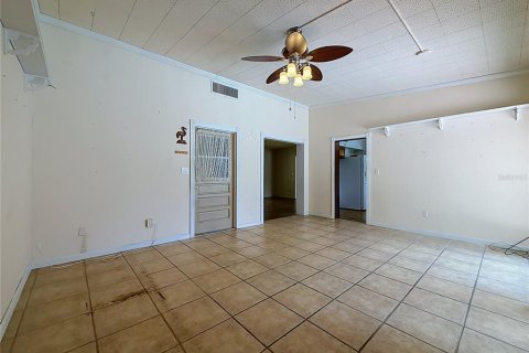 House in Tampa, Florida 3 bedrooms, 226.68 sq.m. № 2150339 - photo 18