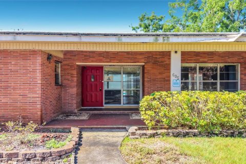 House in Tampa, Florida 3 bedrooms, 226.68 sq.m. № 2150339 - photo 6