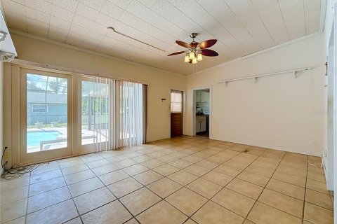 House in Tampa, Florida 3 bedrooms, 226.68 sq.m. № 2150339 - photo 30