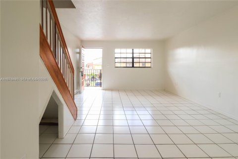 Купить кондоминиум в Хайалиа, Флорида 2 спальни, 94.67м2, № 2044423 - фото 4