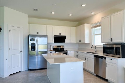 House in ASTONIA in Davenport, Florida 4 bedrooms, 172.15 sq.m. № 1879518 - photo 12
