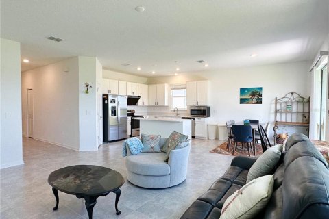 House in ASTONIA in Davenport, Florida 4 bedrooms, 172.15 sq.m. № 1879518 - photo 9