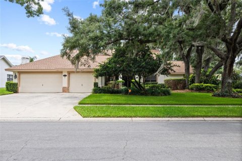 Casa en venta en Valrico, Florida, 4 dormitorios, 291.62 m2 № 2151500 - foto 2