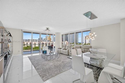 Condo in Sunny Isles Beach, Florida, 3 bedrooms № 2411969 - photo 5