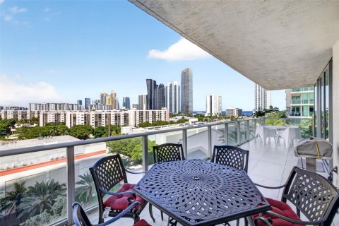 Condo in Sunny Isles Beach, Florida, 3 bedrooms № 2411969 - photo 30
