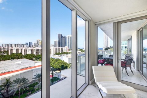 Condo in Sunny Isles Beach, Florida, 3 bedrooms № 2411969 - photo 24
