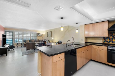 Condominio en venta en Fort Lauderdale, Florida, 1 dormitorio, 101.08 m2 № 2077174 - foto 11